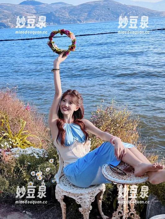 最新Myung Ah夏日写真，照片记录她在夏季绽放的无限魅力与优雅.txt